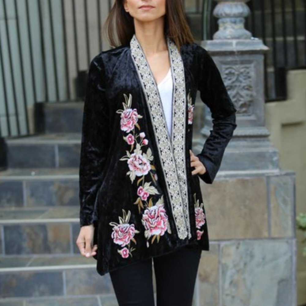 Nostalgia Floral Embroidered Velvet Kimono • NWT • Black • Open Front